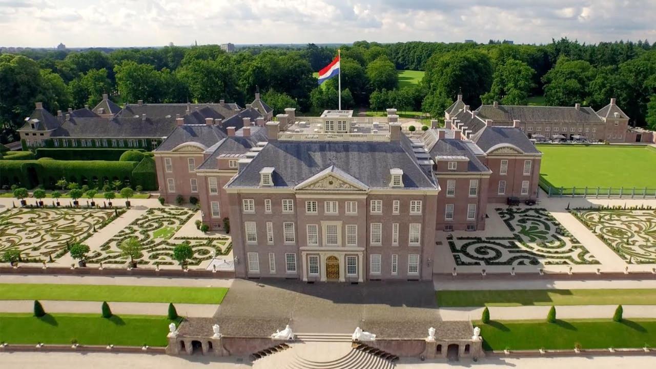 Sfeervolle Chalet Op De Veluwe In Hoenderloo Hotel Exterior photo